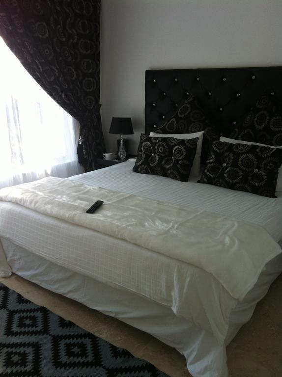 130 Market Bed And Breakfast Γιοχάνεσμπουργκ Δωμάτιο φωτογραφία